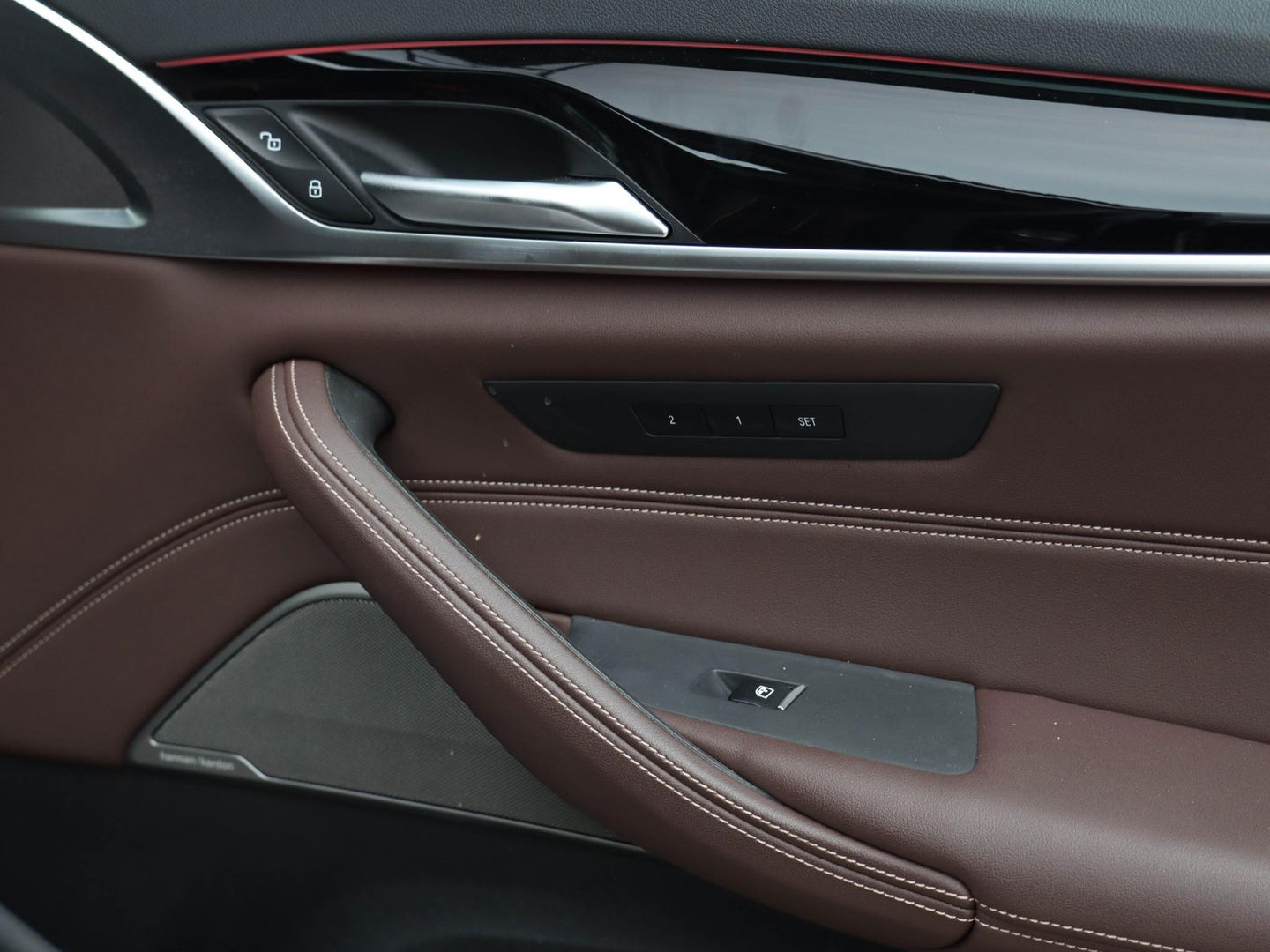 BMW 5 Serie Touring 530e High Exec M Sport Individual Panodak Harman Kardon ACC Trekhaak