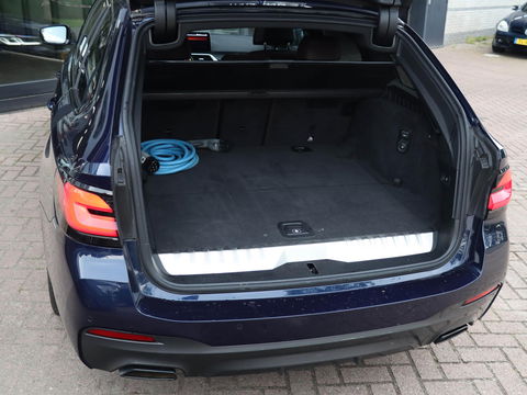 BMW 5 Serie Touring 530e High Executive M Sport Individual Panodak Harman Kardon ACC Trekhaak