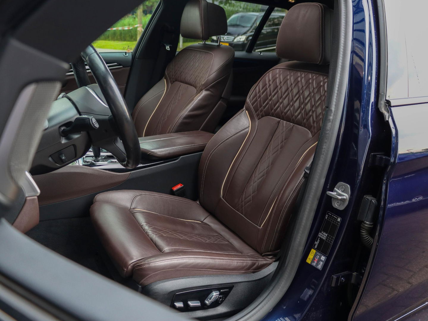 BMW 5 Serie Touring 530e High Exec M Sport Individual Panodak Harman Kardon ACC Trekhaak