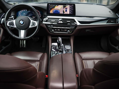 BMW 5 Serie Touring 530e High Executive M Sport Individual Panodak Harman Kardon ACC Trekhaak