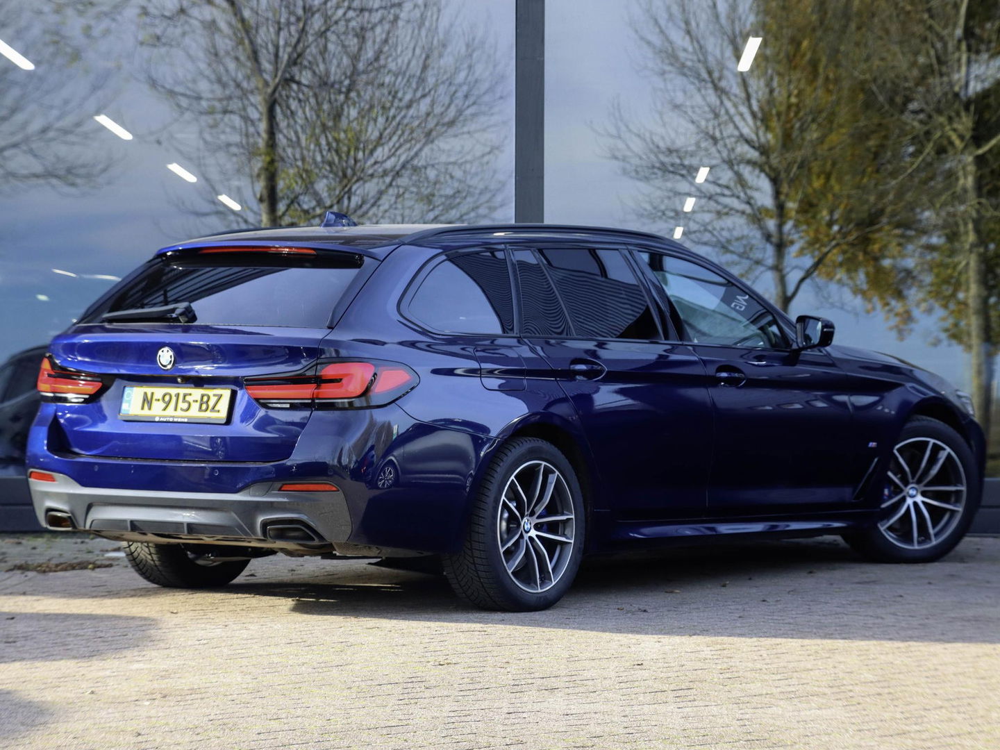 BMW 5 Serie Touring 530e High Executive M Sport Individual Panodak Harman Kardon ACC Trekhaak