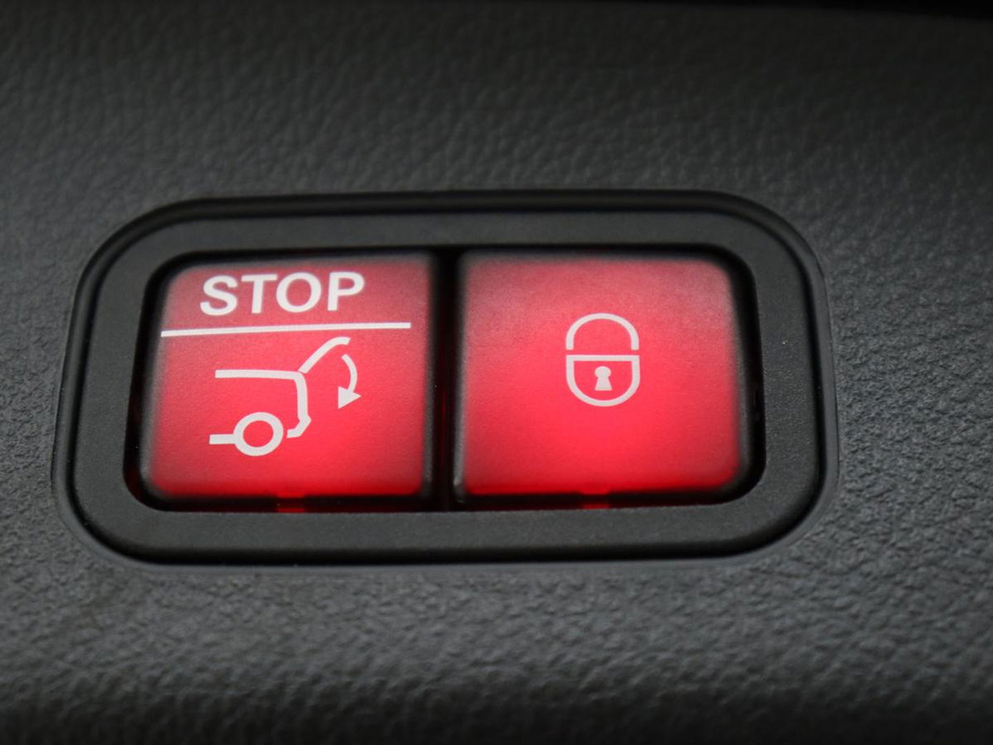 Mercedes-Benz EQA 250 AMG 67kWh | Trekhaak | Carplay | Head-Up | Stoelverwarming | Memory | Keyless | Navigatie | Leder/Alcantara | Sfeerverlichting | Widescreen | Full LED | Park Assist