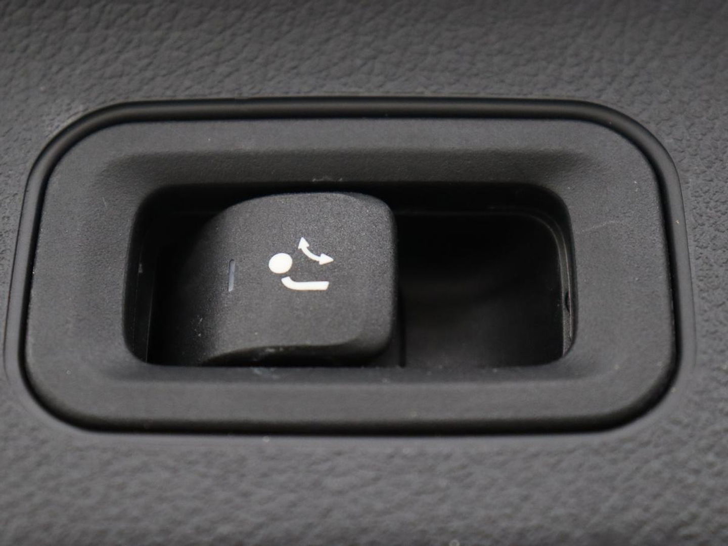 Mercedes-Benz EQA 250 AMG 67kWh | Trekhaak | Carplay | Head-Up | Stoelverwarming | Memory | Keyless | Navigatie | Leder/Alcantara | Sfeerverlichting | Widescreen | Full LED | Park Assist