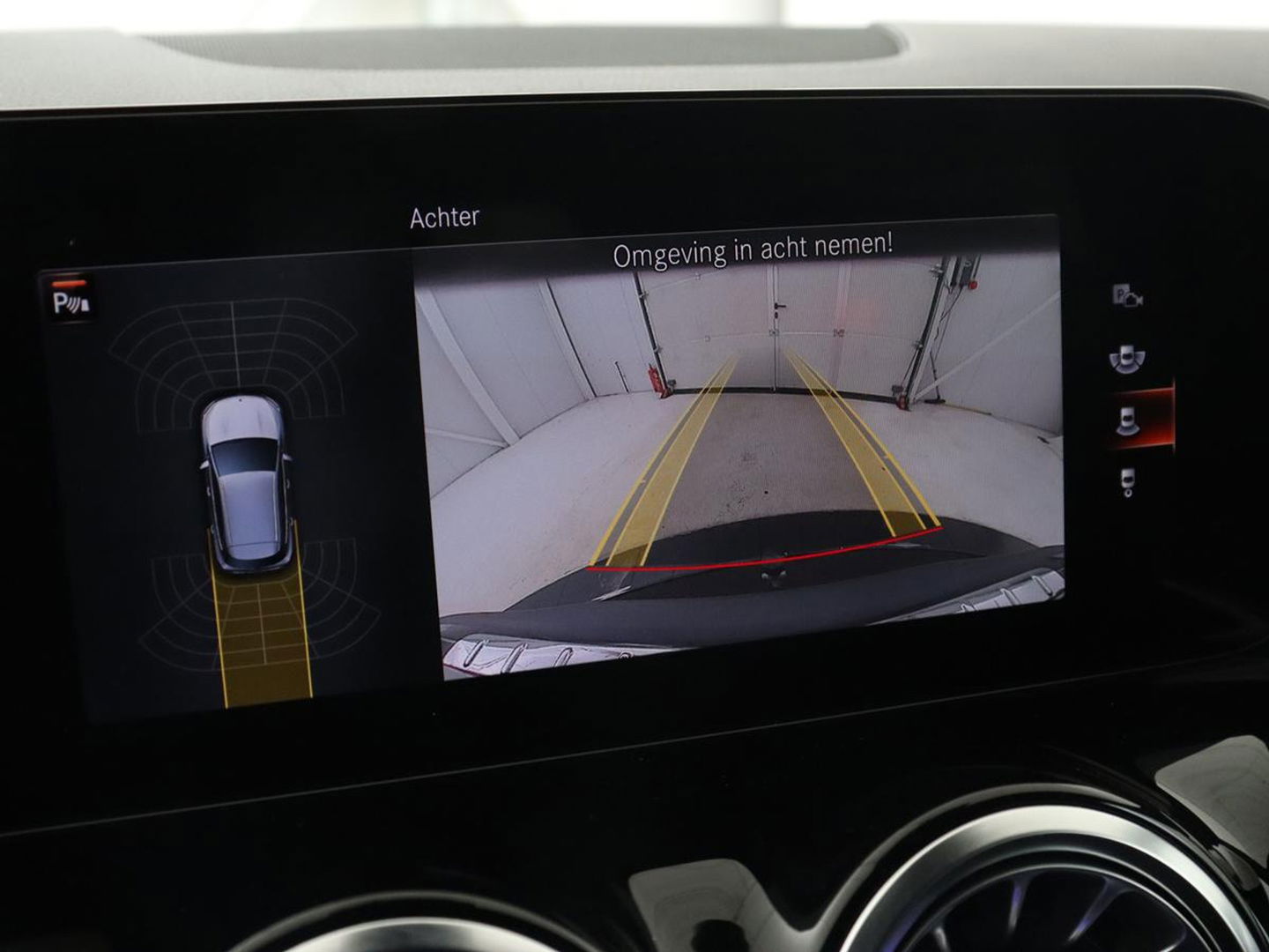 Mercedes-Benz EQA 250 AMG 67kWh | Trekhaak | Carplay | Head-Up | Stoelverwarming | Memory | Keyless | Navigatie | Leder/Alcantara | Sfeerverlichting | Widescreen | Full LED | Park Assist