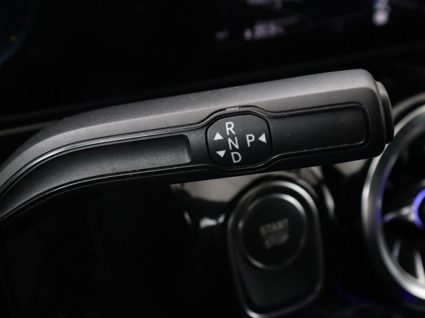 Mercedes-Benz EQA 250 AMG 67kWh | Trekhaak | Carplay | Head-Up | Stoelverwarming | Memory | Keyless | Navigatie | Leder/Alcantara | Sfeerverlichting | Widescreen | Full LED | Park Assist