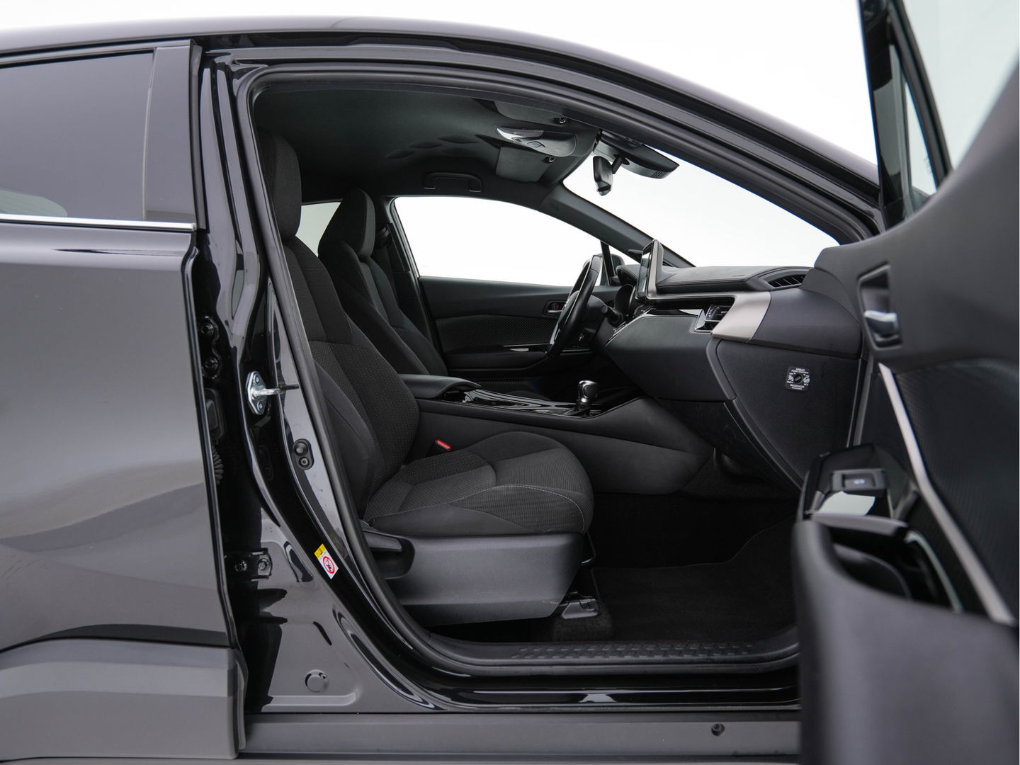 Toyota C-HR 1.8 Hybrid Style Aut. *ADAPTIVE-CRUISE | BLIND-SPOT | JBL-SOUND | HEATED-COMFORTSEATS | CAMERA | KEYLESS | DAB+ | NAVI-FULLMAP | ECC | PDC | PRIVACY-GLASS | TOWBAR | LANE-ASSIST | 18''ALU*