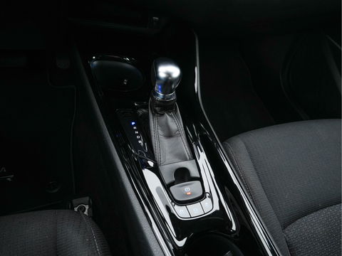 Toyota C-HR 1.8 Hybrid Style Aut. *ADAPTIVE-CRUISE | BLIND-SPOT | JBL-SOUND | HEATED-COMFORTSEATS | CAMERA | KEYLESS | DAB+ | NAVI-FULLMAP | ECC | PDC | PRIVACY-GLASS | TOWBAR | LANE-ASSIST | 18''ALU*