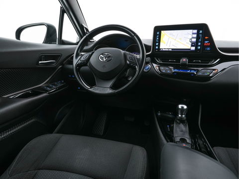Toyota C-HR 1.8 Hybrid Style Aut. *ADAPTIVE-CRUISE | BLIND-SPOT | JBL-SOUND | HEATED-COMFORTSEATS | CAMERA | KEYLESS | DAB+ | NAVI-FULLMAP | ECC | PDC | PRIVACY-GLASS | TOWBAR | LANE-ASSIST | 18''ALU*
