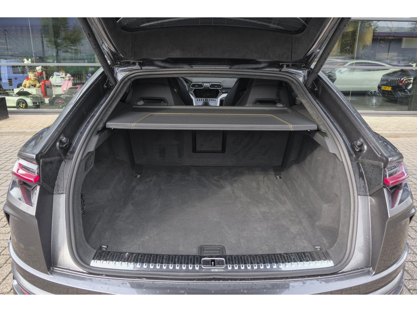 Lamborghini Urus 4.0 V8 650pk Panoramadak NLauto 4-seat config Carbon Bang&Olufsen 4-wielsturing Massage Stoelkoeling 23" LMV