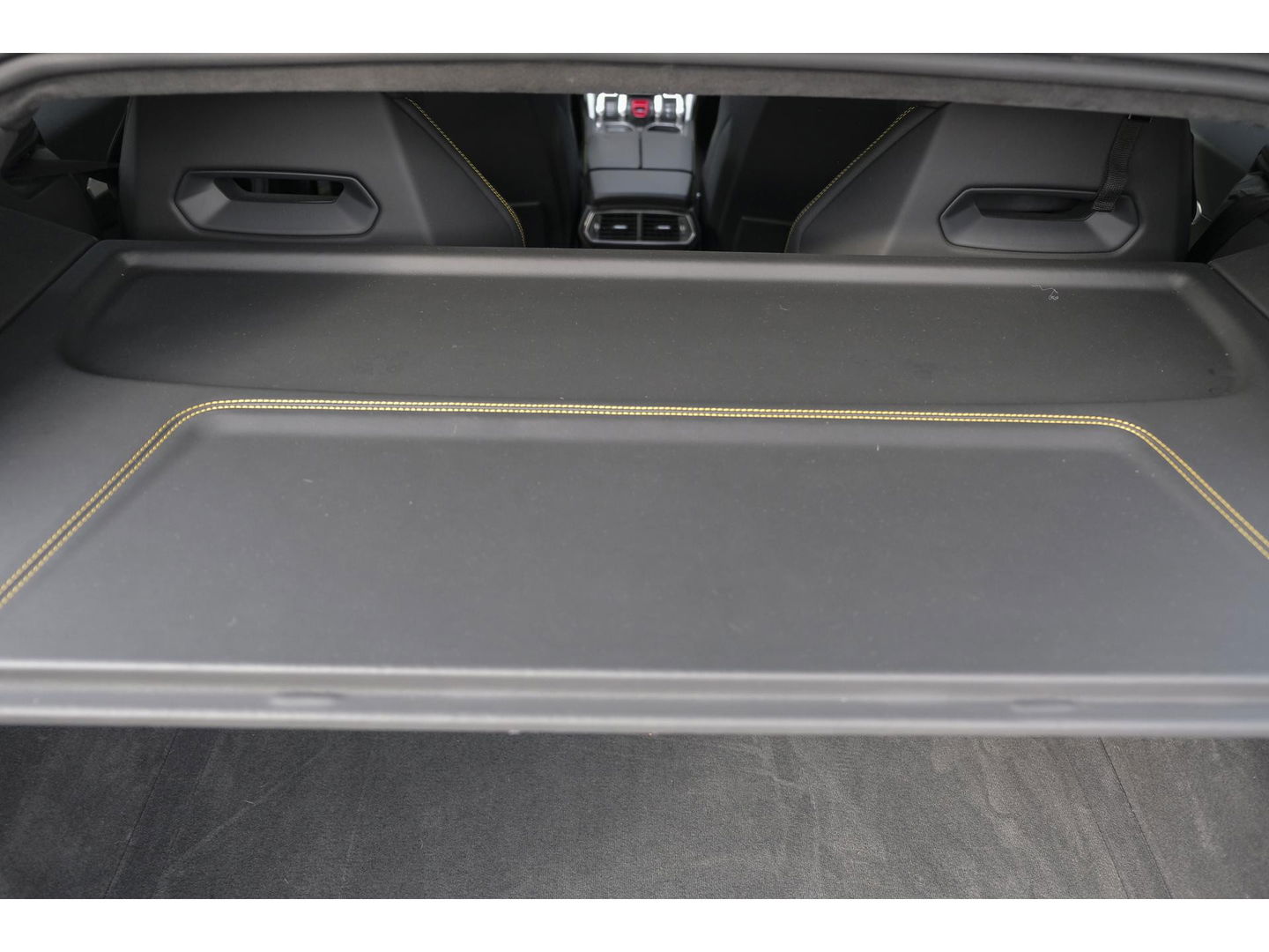 Lamborghini Urus 4.0 V8 650pk Panoramadak NLauto 4-seat config Carbon Bang&Olufsen 4-wielsturing Massage Stoelkoeling 23" LMV