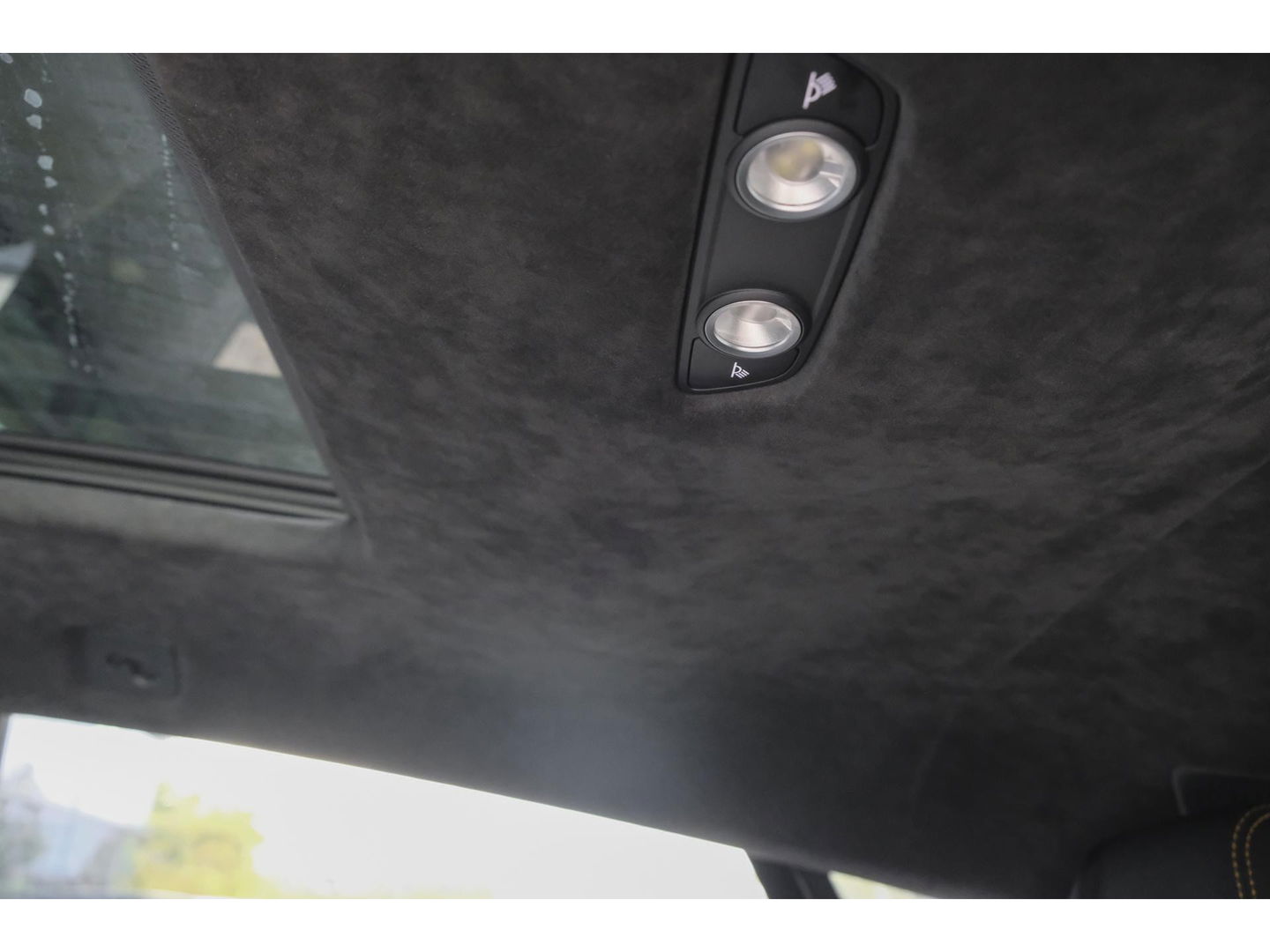 Lamborghini Urus 4.0 V8 650pk Panoramadak NLauto 4-seat config Carbon Bang&Olufsen 4-wielsturing Massage Stoelkoeling 23" LMV