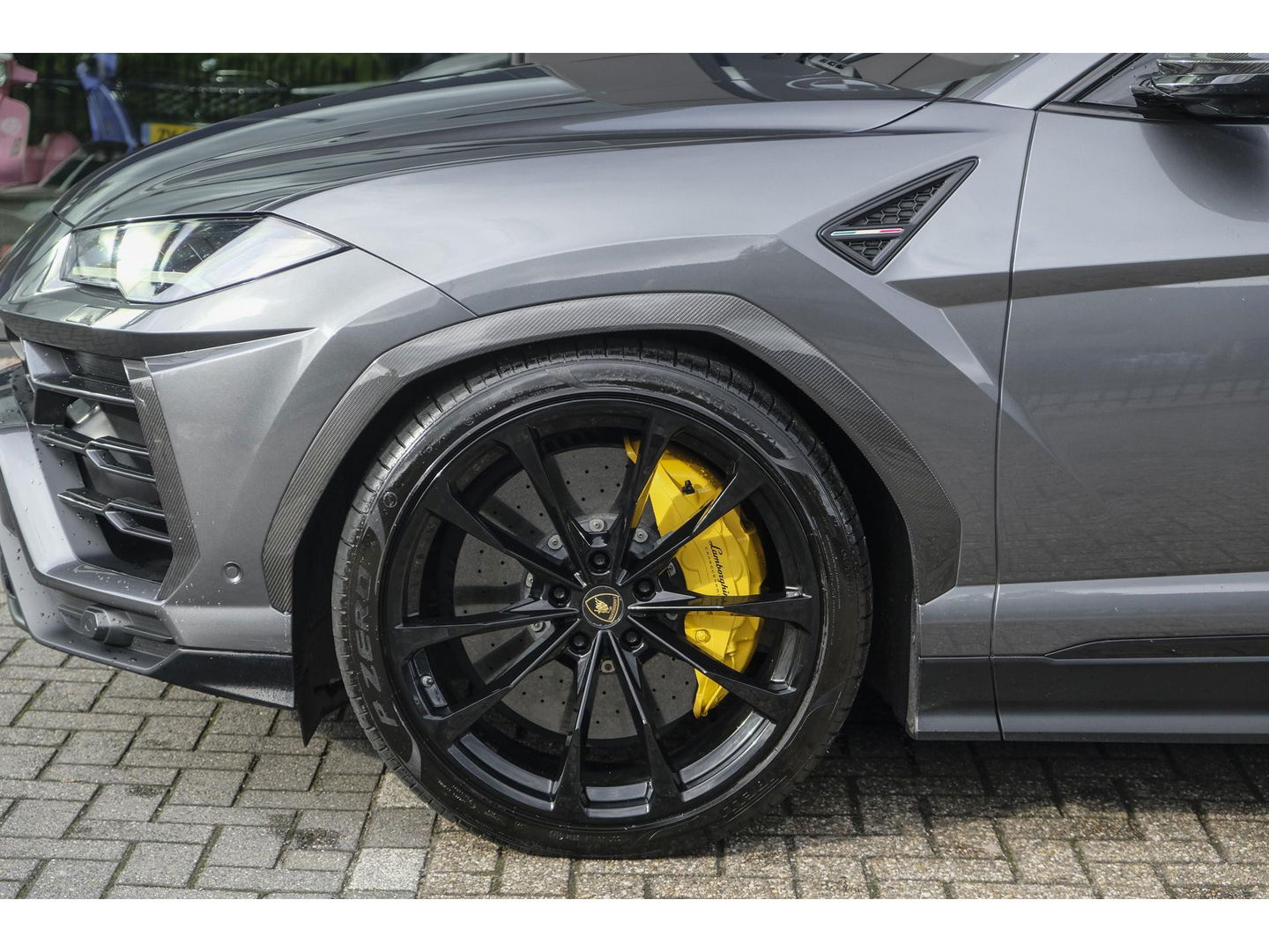 Lamborghini Urus 4.0 V8 650pk Panoramadak NLauto 4-seat config Carbon Bang&Olufsen 4-wielsturing Massage Stoelkoeling 23" LMV