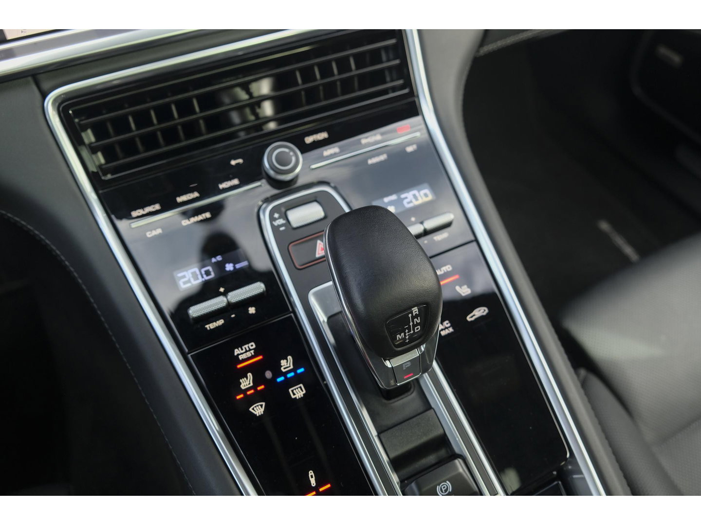 Porsche Panamera Sport Turismo 4 2.9 V6 330pk Sport design Adaptieve sportstoelen Sportuitlaat Luchtvering Stoelkoeling Bose Adaptive cruise 21" LMV