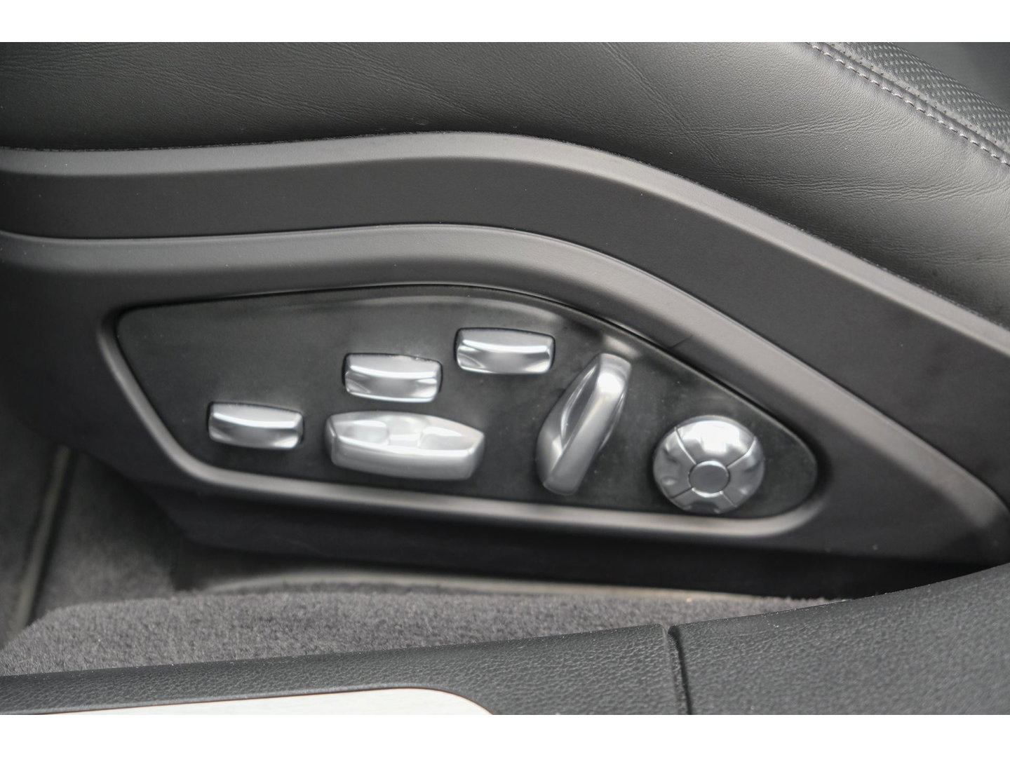 Porsche Panamera Sport Turismo 4 2.9 V6 330pk Sport design Adaptieve sportstoelen Sportuitlaat Luchtvering Stoelkoeling Bose Adaptive cruise 21" LMV