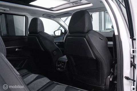 Peugeot 5008 1.2 PureTech Advanced Grip Control Allure | 7p | Trekhaak | Panoramadak | LED | Stoelverwarming |