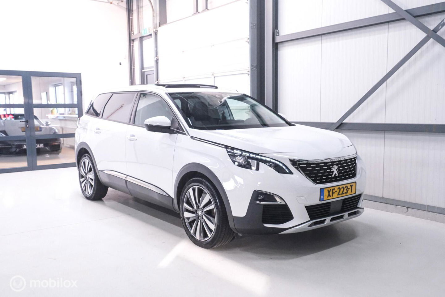 Peugeot 5008 1.2 PureTech Advanced Grip Control Allure | 7p | Trekhaak | Panoramadak | LED | Stoelverwarming |