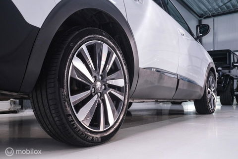 Peugeot 5008 1.2 PureTech Advanced Grip Control Allure | 7p | Trekhaak | Panoramadak | LED | Stoelverwarming |
