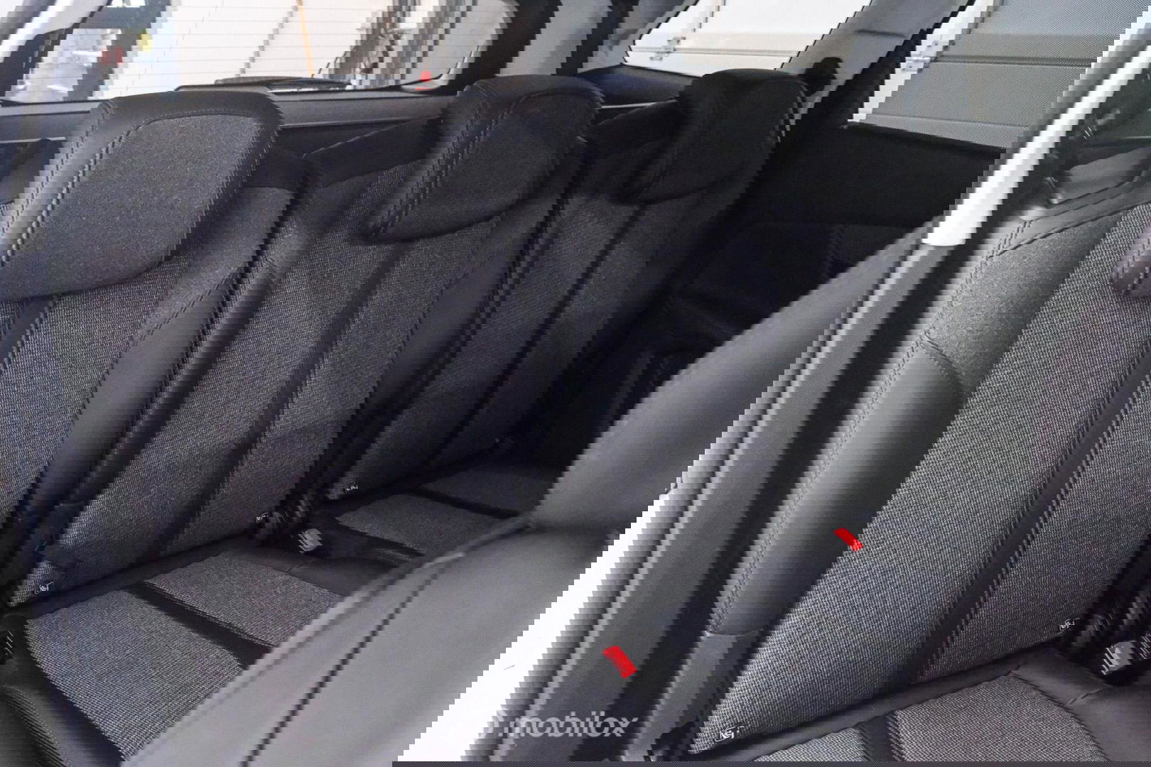 Peugeot 5008 1.2 PureTech Advanced Grip Control Allure | 7p | Trekhaak | Panoramadak | LED | Stoelverwarming |