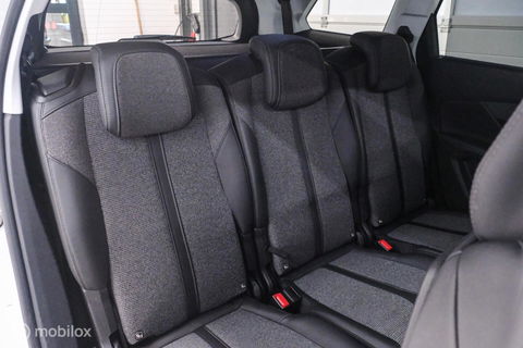 Peugeot 5008 1.2 PureTech Advanced Grip Control Allure | 7p | Trekhaak | Panoramadak | LED | Stoelverwarming |