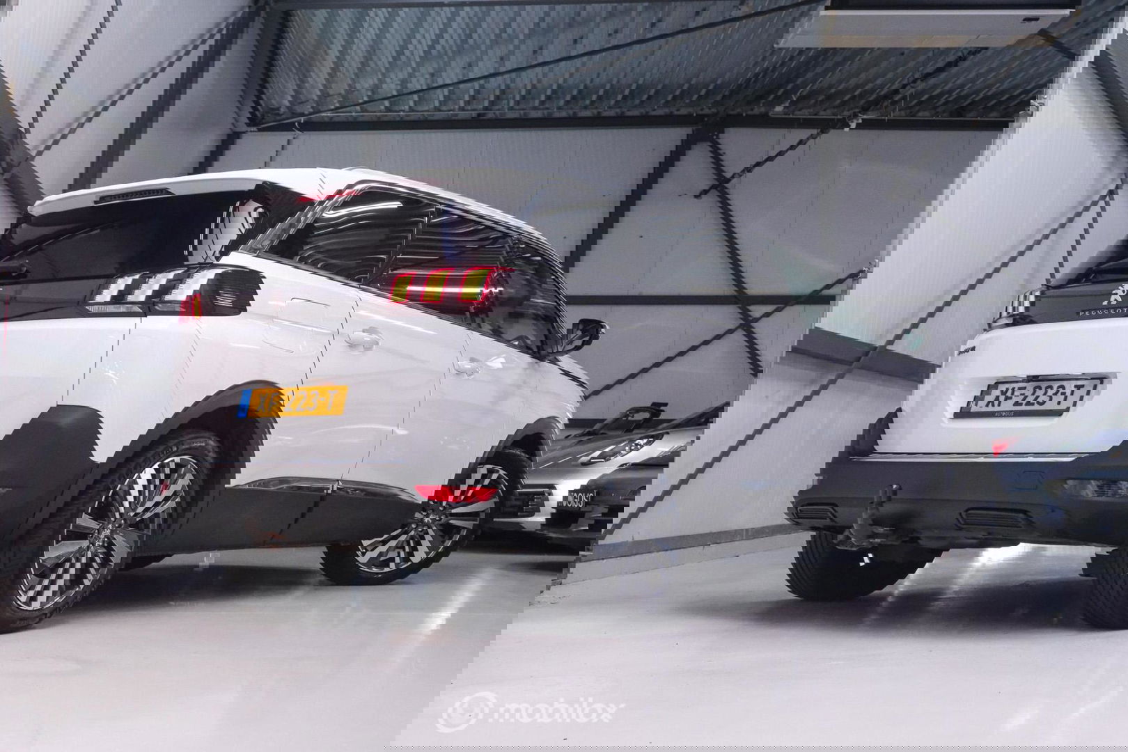 Peugeot 5008 1.2 PureTech Advanced Grip Control Allure | 7p | Trekhaak | Panoramadak | LED | Stoelverwarming |