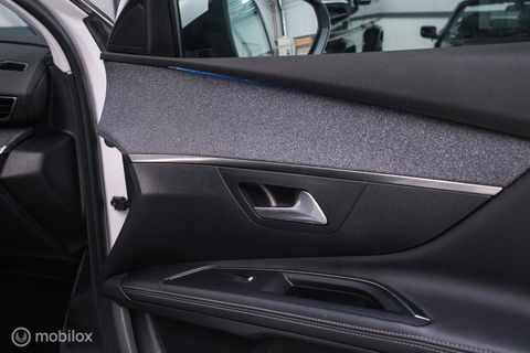 Peugeot 5008 1.2 PureTech Advanced Grip Control Allure | 7p | Trekhaak | Panoramadak | LED | Stoelverwarming |