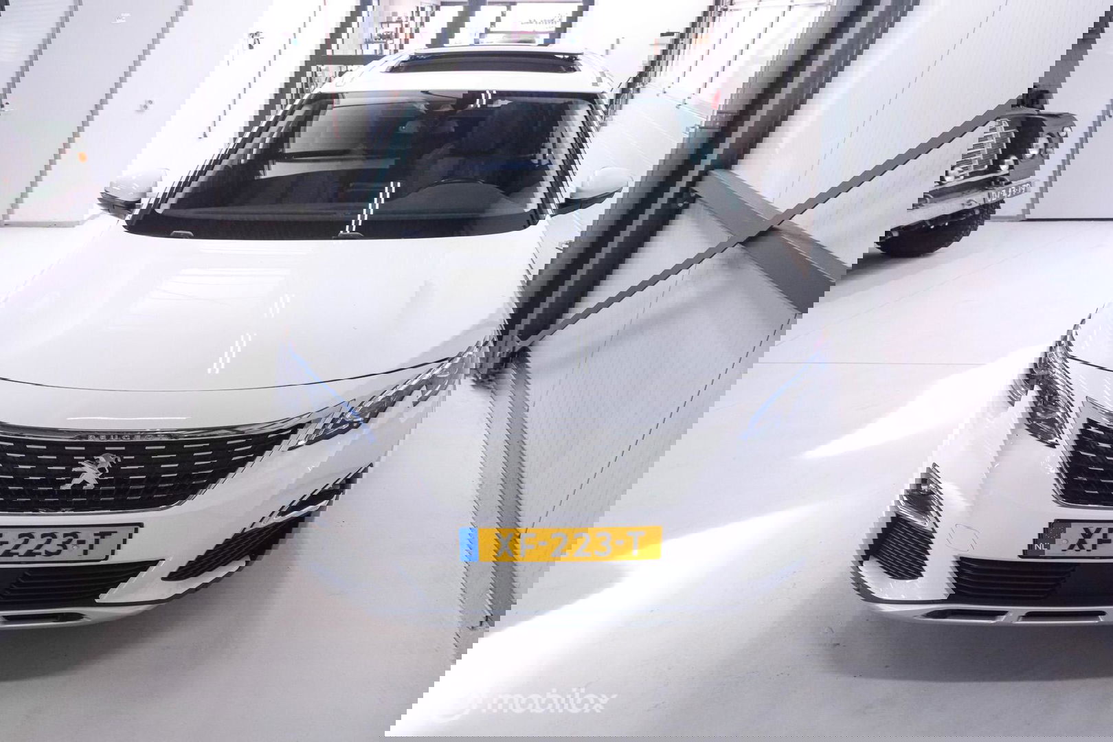 Peugeot 5008 1.2 PureTech Advanced Grip Control Allure | 7p | Trekhaak | Panoramadak | LED | Stoelverwarming |