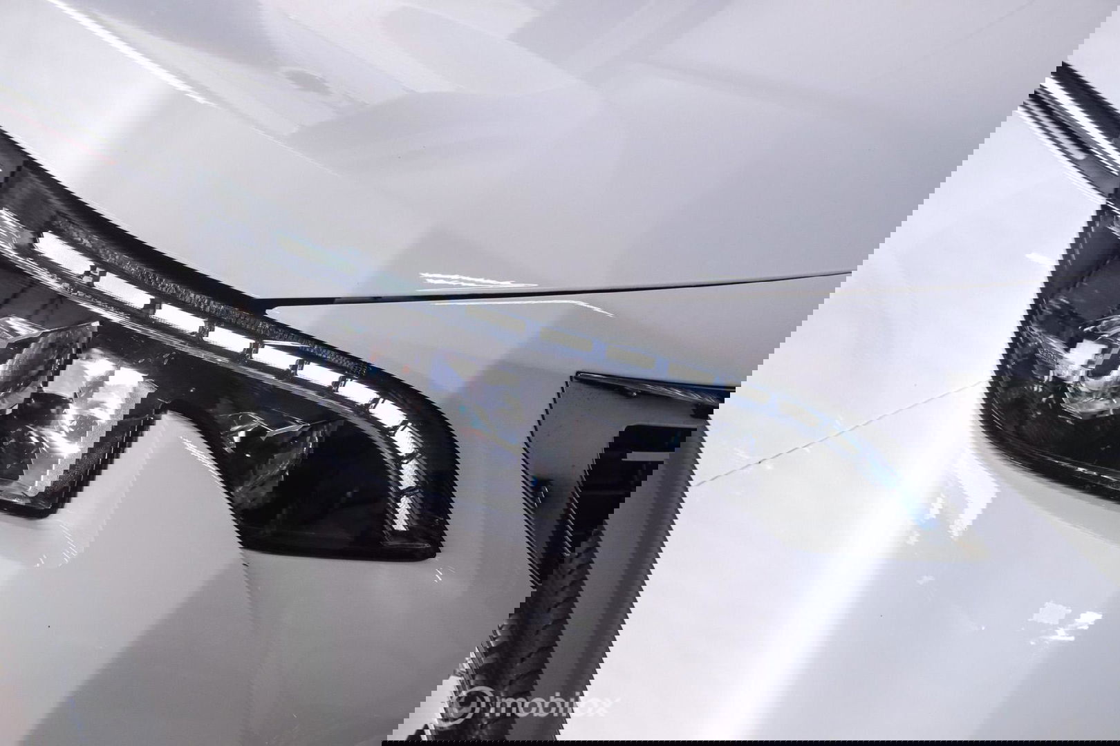 Peugeot 5008 1.2 PureTech Advanced Grip Control Allure | 7p | Trekhaak | Panoramadak | LED | Stoelverwarming |