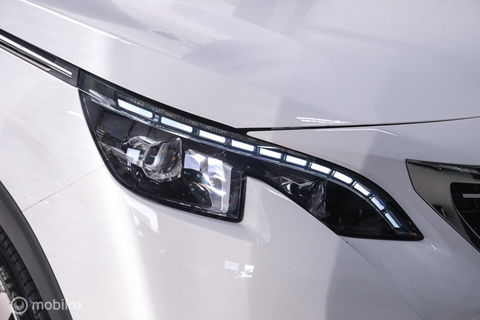 Peugeot 5008 1.2 PureTech Advanced Grip Control Allure | 7p | Trekhaak | Panoramadak | LED | Stoelverwarming |