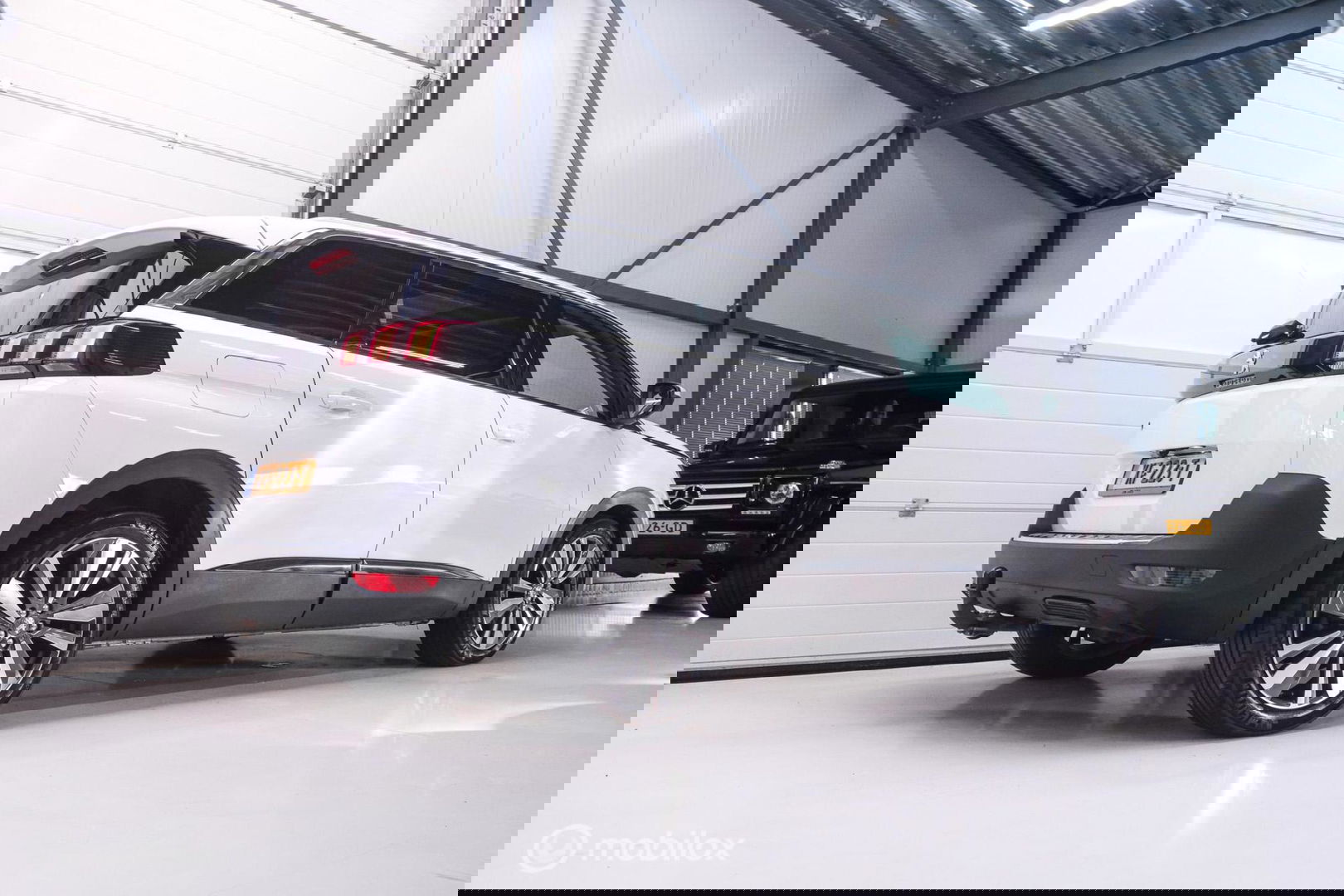 Peugeot 5008 1.2 PureTech Advanced Grip Control Allure | 7p | Trekhaak | Panoramadak | LED | Stoelverwarming |