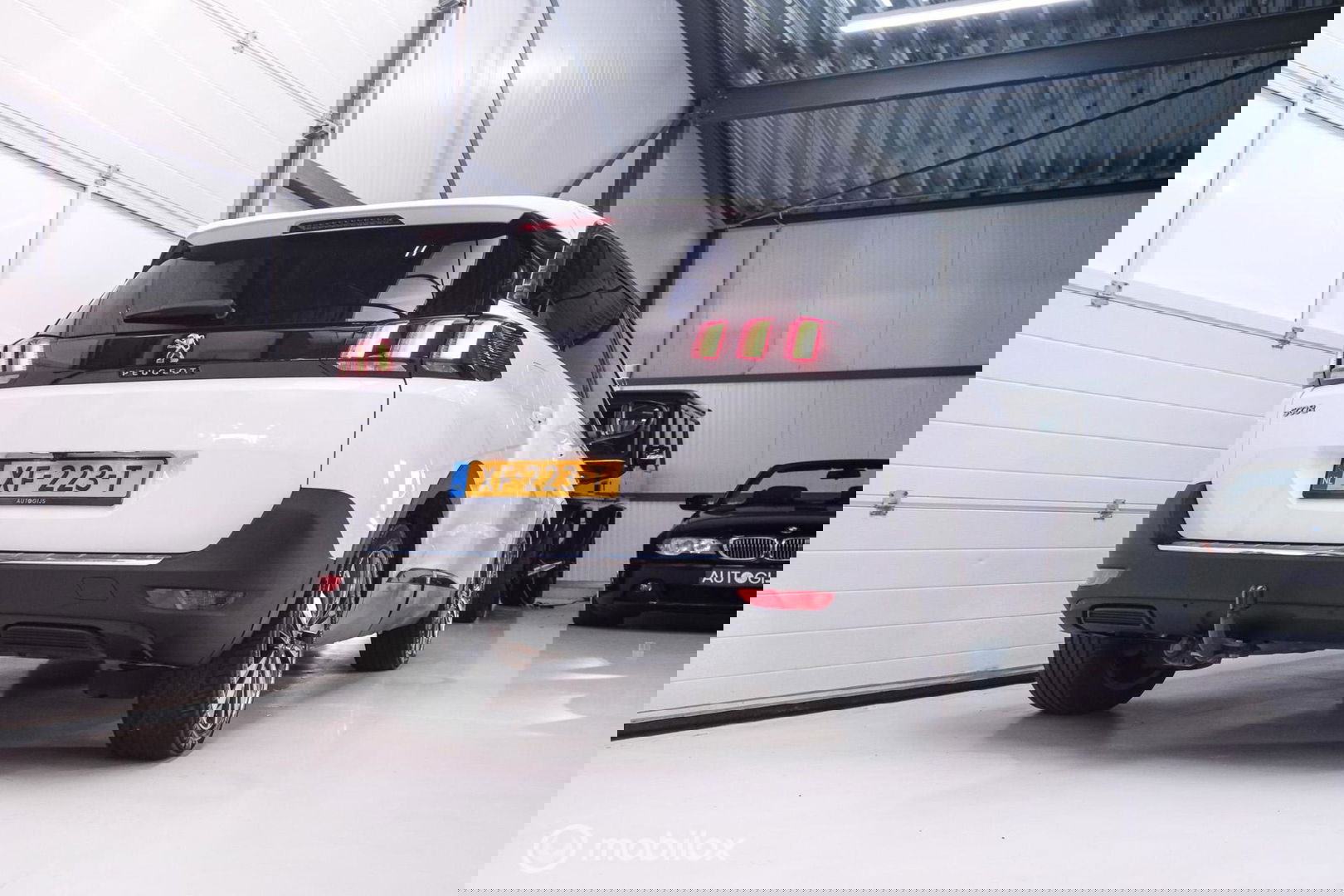 Peugeot 5008 1.2 PureTech Advanced Grip Control Allure | 7p | Trekhaak | Panoramadak | LED | Stoelverwarming |