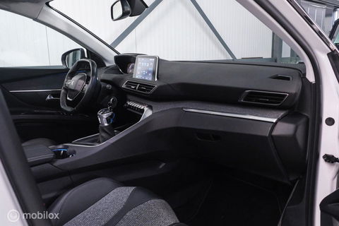 Peugeot 5008 1.2 PureTech Advanced Grip Control Allure | 7p | Trekhaak | Panoramadak | LED | Stoelverwarming |