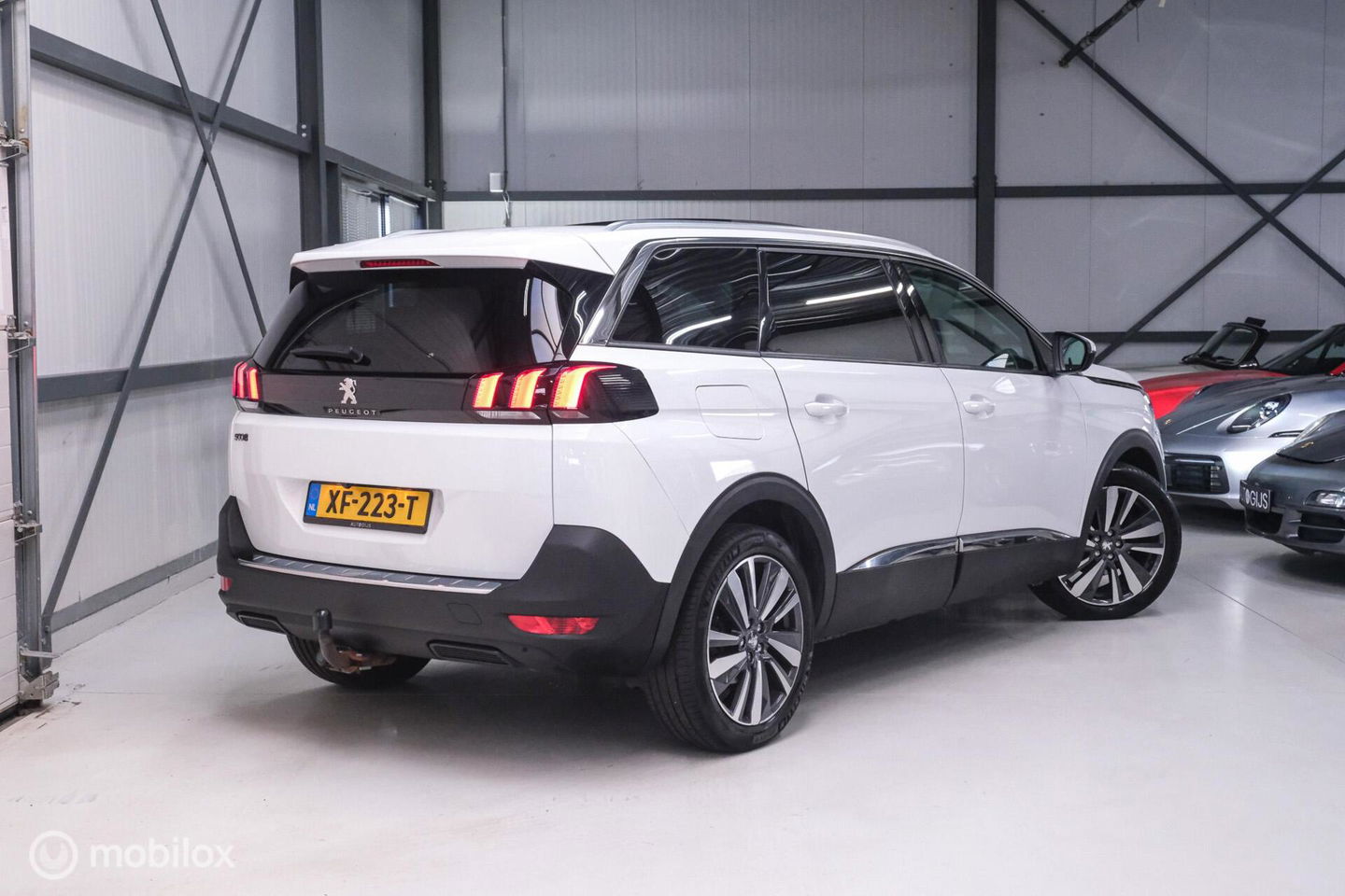 Peugeot 5008 1.2 PureTech Advanced Grip Control Allure | 7p | Trekhaak | Panoramadak | LED | Stoelverwarming |