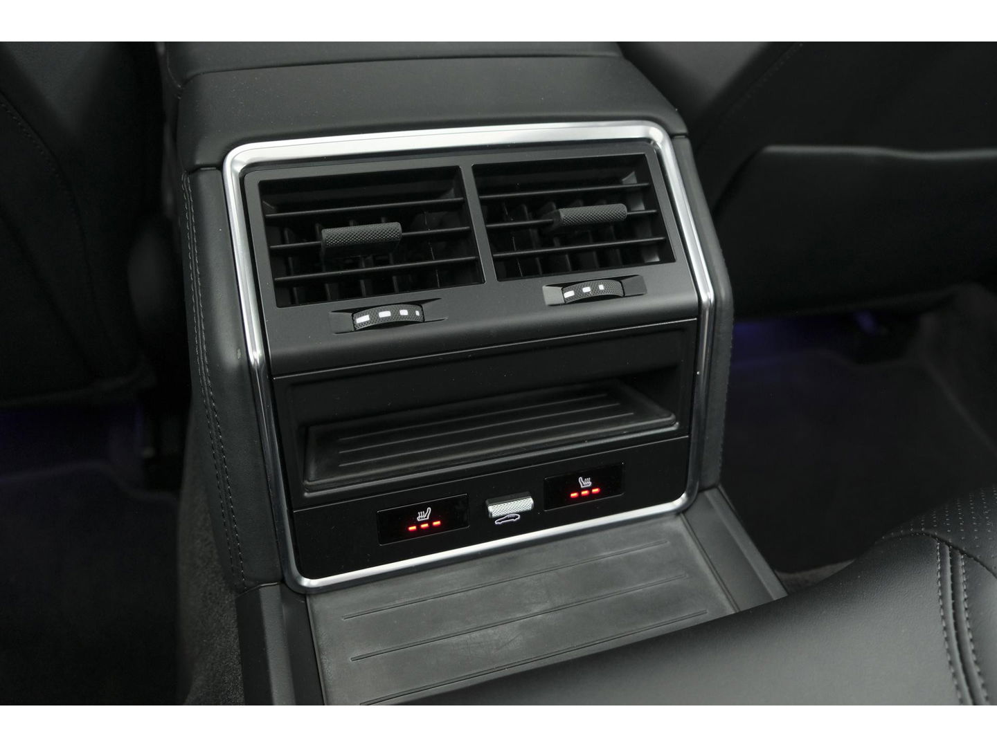 Porsche Panamera Sport Turismo 2.9 4S 560pk E-Hybrid Facelift Panoramadak *BTW* Luchtvering Softclose Bose 22" LMV Camera