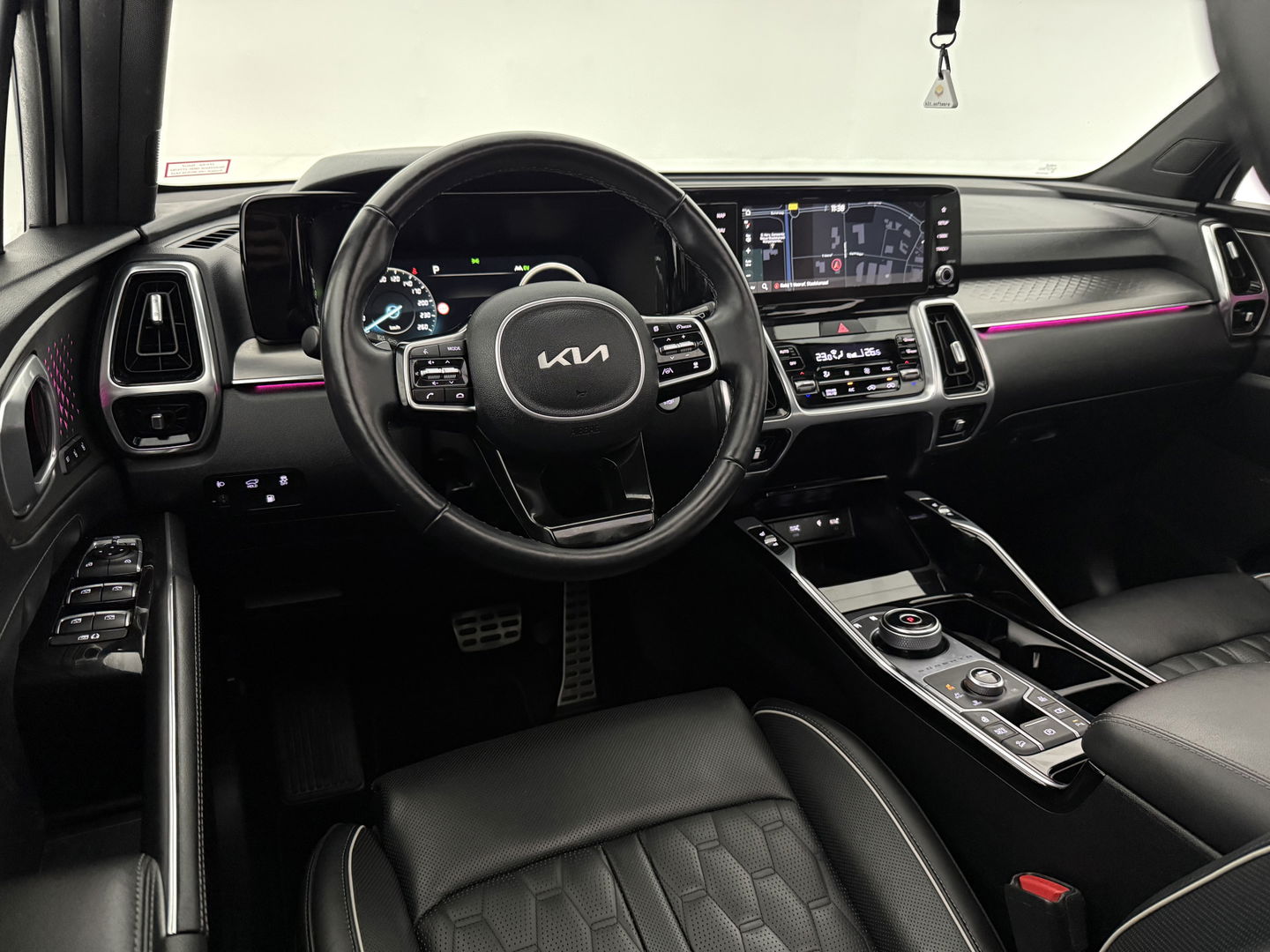 Kia Sorento 1.6 T-GDI PHEV 4WD ExecutiveLine | Pano | Sfeer | Memory | HuD | Bose | Virtual | Trekh. | Adap. Cruise | Stoel/Stuur Verw. | Camera | Keyless | Carplay