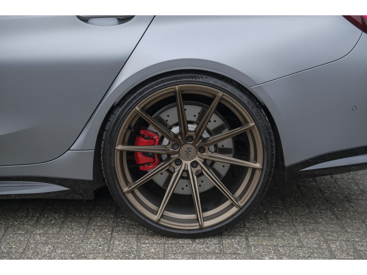 BMW M3 Touring Competition 510pk xDrive Widescreen Frozen grey *BTW* Head-up Adaptive cruise CSL grille 21" LMV