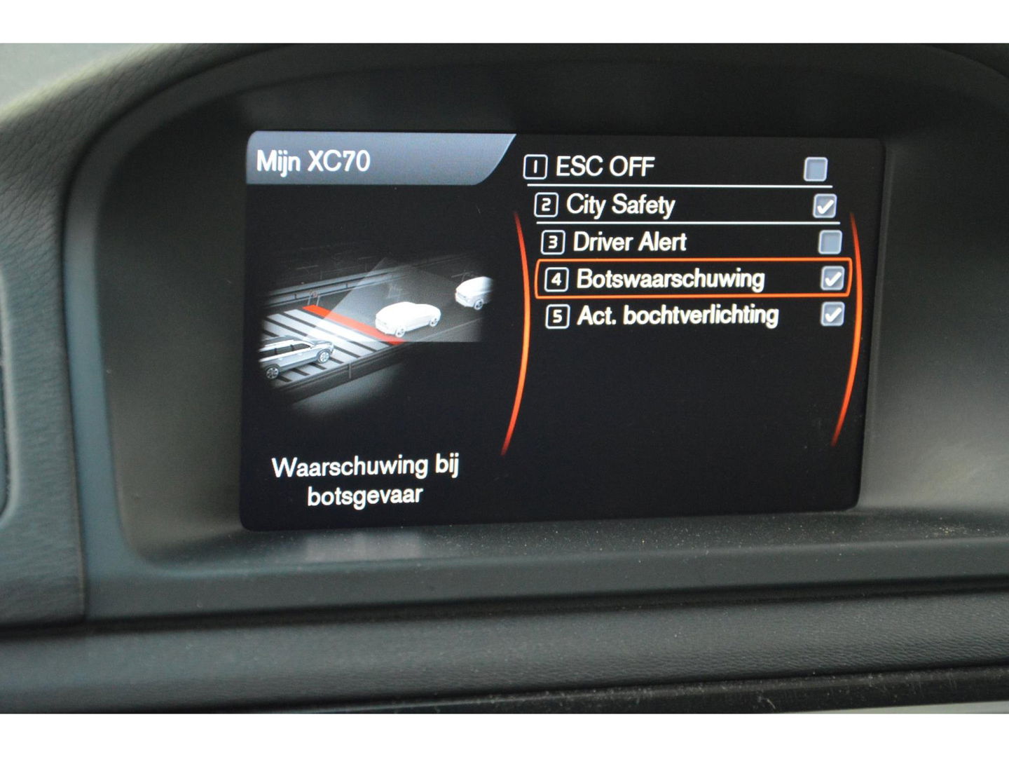 Volvo XC70 D4 Summum | 5 Cilinder | Adaptive Cruise | BLIS | Stoelverwarming | Leer | Lane Keeping Aid |