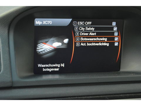 Volvo XC70 D4 Summum | 5 Cilinder | Adaptive Cruise | BLIS | Stoelverwarming | Leer | Lane Keeping Aid |