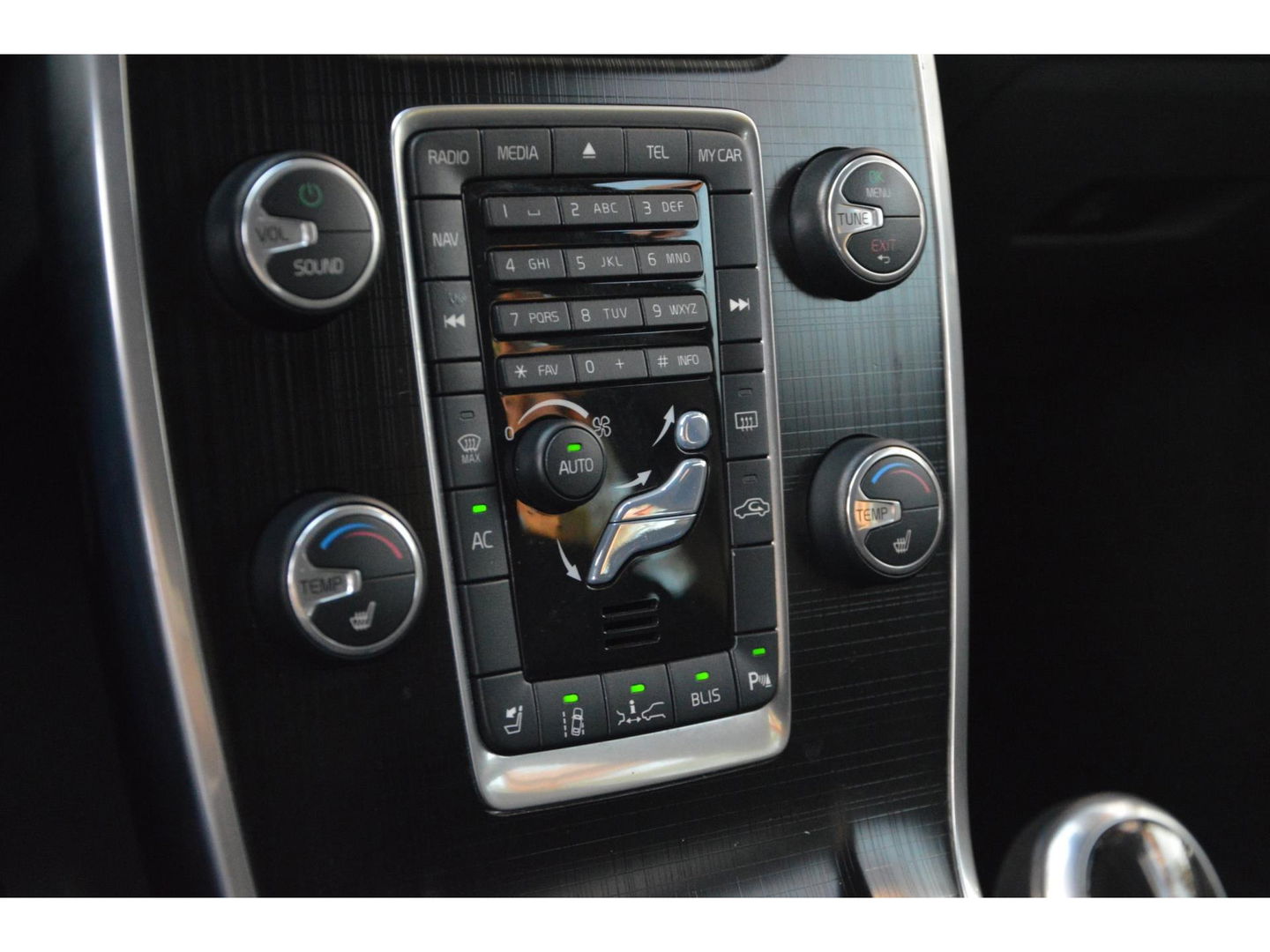 Volvo XC70 D4 Summum | 5 Cilinder | Adaptive Cruise | BLIS | Stoelverwarming | Leer | Lane Keeping Aid |