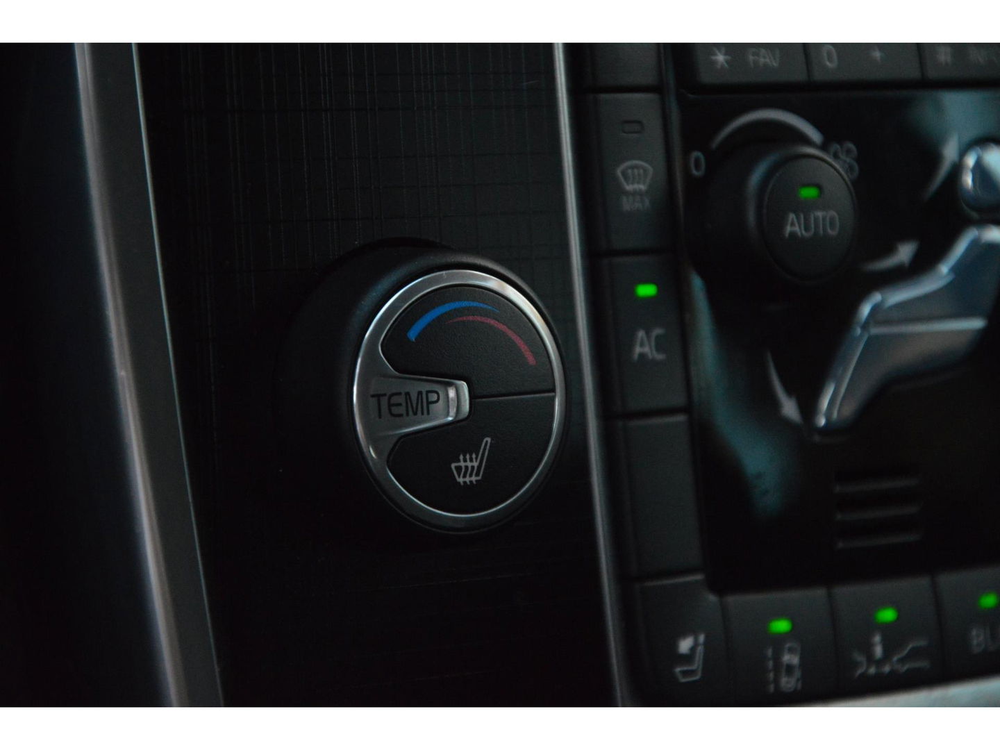 Volvo XC70 D4 Summum | 5 Cilinder | Adaptive Cruise | BLIS | Stoelverwarming | Leer | Lane Keeping Aid |