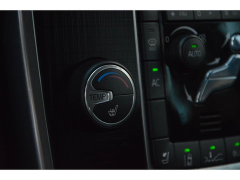 Volvo XC70 D4 Summum | 5 Cilinder | Adaptive Cruise | BLIS | Stoelverwarming | Leer | Lane Keeping Aid |