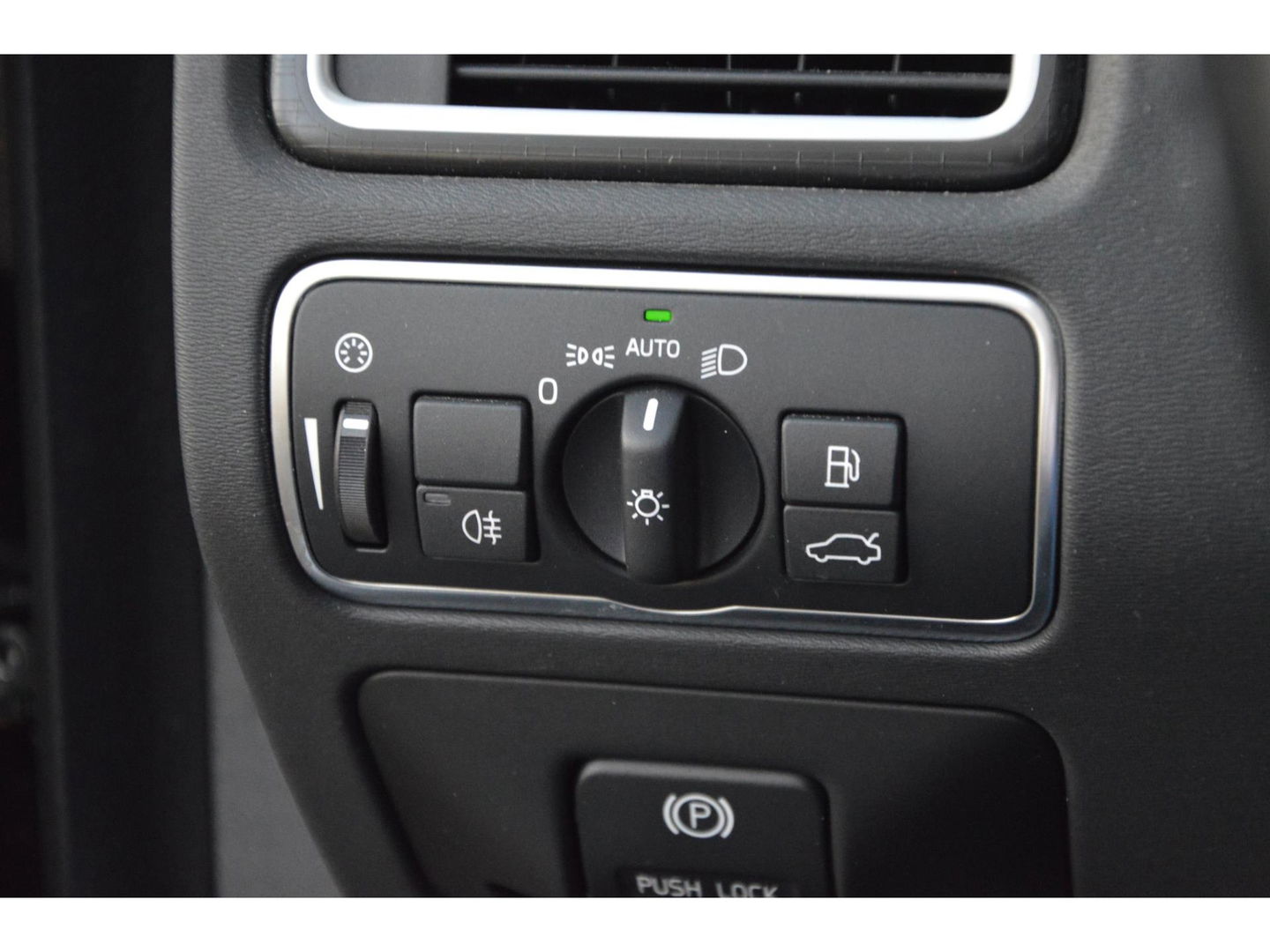 Volvo XC70 D4 Summum | 5 Cilinder | Adaptive Cruise | BLIS | Stoelverwarming | Leer | Lane Keeping Aid |