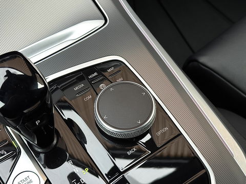 BMW X5 XDRIVE30D High Executive | M Pakket | 22" Lichtmetaal | Apple Carplay | Android Auto | Panoramadak | 3500 KG Trekken | Leder | DAB | Stuurwielverwarming | Head-Up Display | BMW Laser |