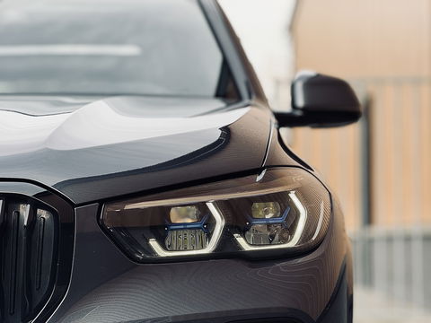 BMW X5 XDRIVE30D High Executive | M Pakket | 22" Lichtmetaal | Apple Carplay | Android Auto | Panoramadak | 3500 KG Trekken | Leder | DAB | Stuurwielverwarming | Head-Up Display | BMW Laser |