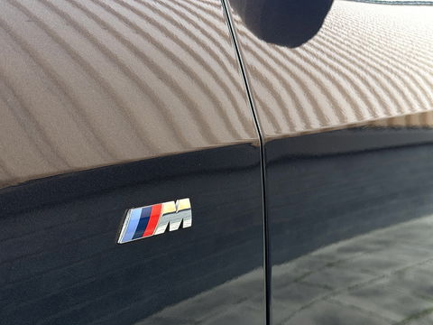 BMW X5 XDRIVE30D High Executive | M Pakket | 22" Lichtmetaal | Apple Carplay | Android Auto | Panoramadak | 3500 KG Trekken | Leder | DAB | Stuurwielverwarming | Head-Up Display | BMW Laser |