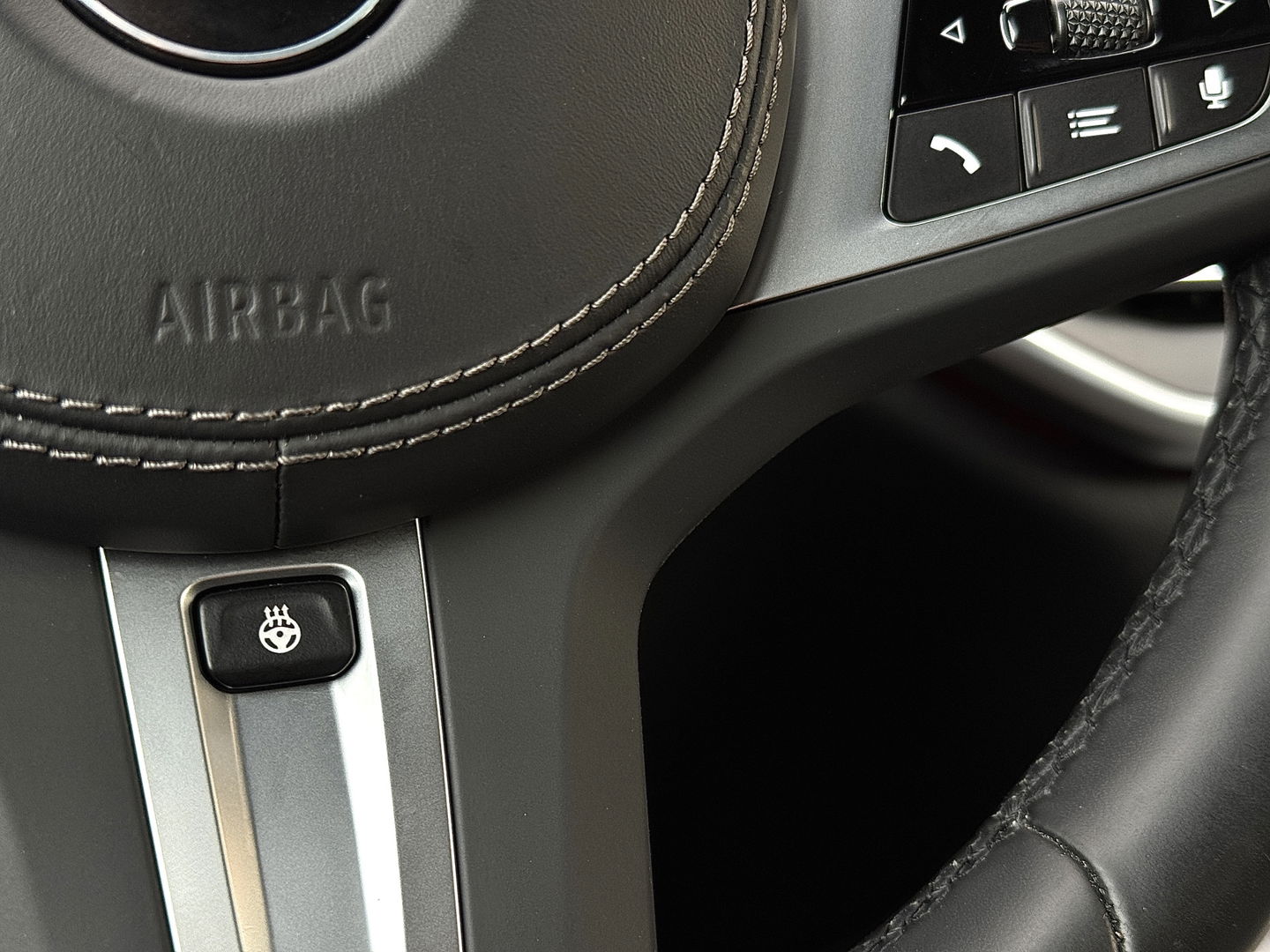 BMW X5 XDRIVE30D High Executive | M Pakket | 22" Lichtmetaal | Apple Carplay | Android Auto | Panoramadak | 3500 KG Trekken | Leder | DAB | Stuurwielverwarming | Head-Up Display | BMW Laser |