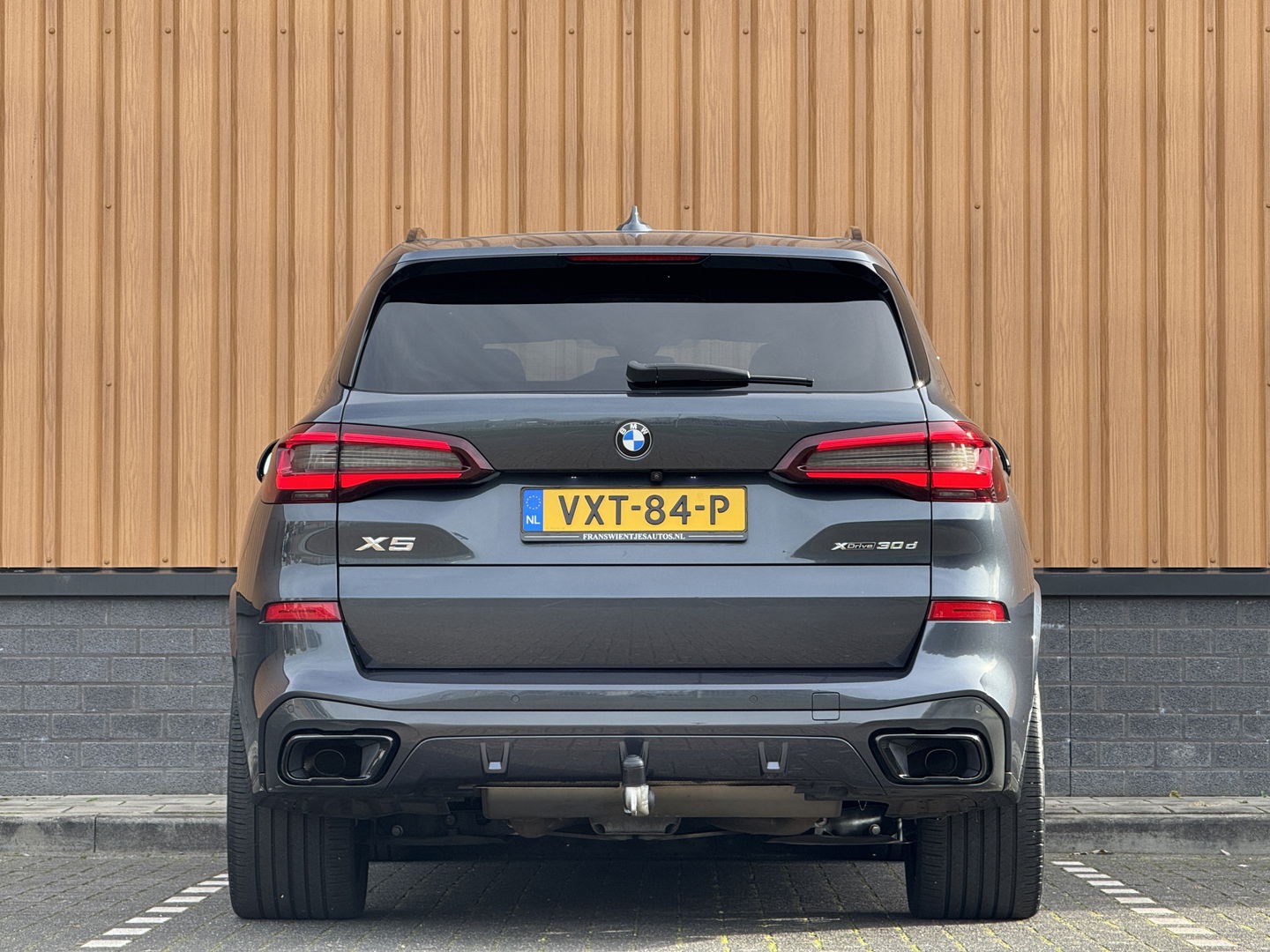 BMW X5 XDRIVE30D High Executive | M Pakket | 22" Lichtmetaal | Apple Carplay | Android Auto | Panoramadak | 3500 KG Trekken | Leder | DAB | Stuurwielverwarming | Head-Up Display | BMW Laser |