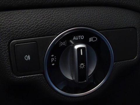 Mercedes-Benz CLA-Klasse Shooting Brake 180 automaat / AMG Ed. 1 / 2019 / LED *NAP*