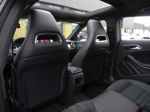 Mercedes-Benz CLA-Klasse Shooting Brake 180 automaat / AMG Ed. 1 / 2019 / LED *NAP*
