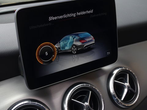 Mercedes-Benz CLA-Klasse Shooting Brake 180 automaat / AMG Ed. 1 / 2019 / LED *NAP*