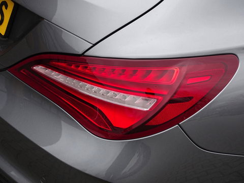 Mercedes-Benz CLA-Klasse Shooting Brake 180 automaat / AMG Ed. 1 / 2019 / LED *NAP*